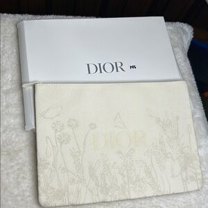 146 Dior Flat Pouch